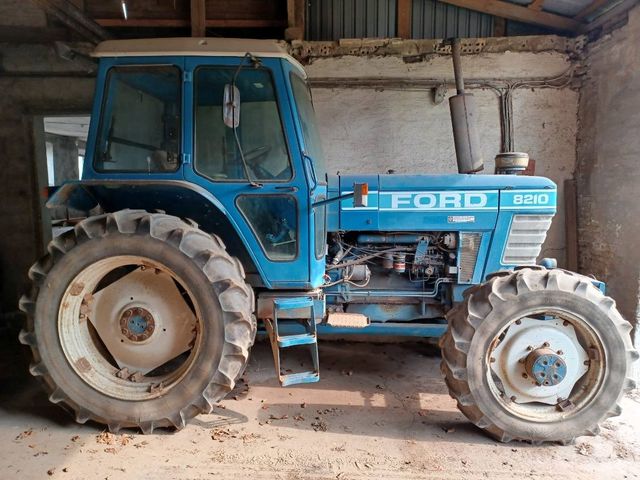 Ford 8210