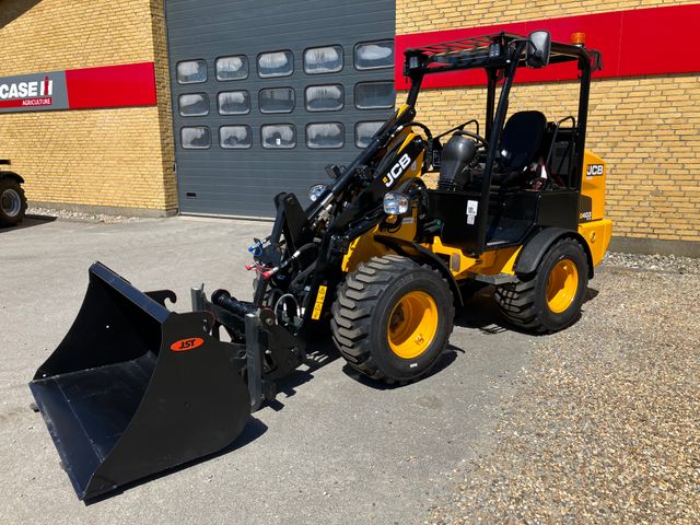 JCB 403 Plus Agri