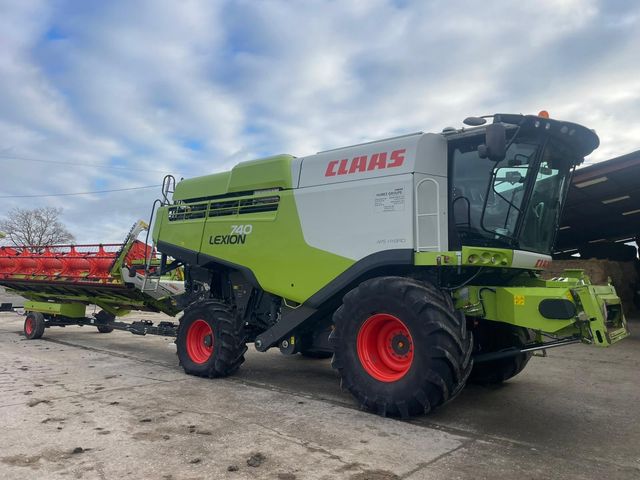 CLAAS Lexion 740