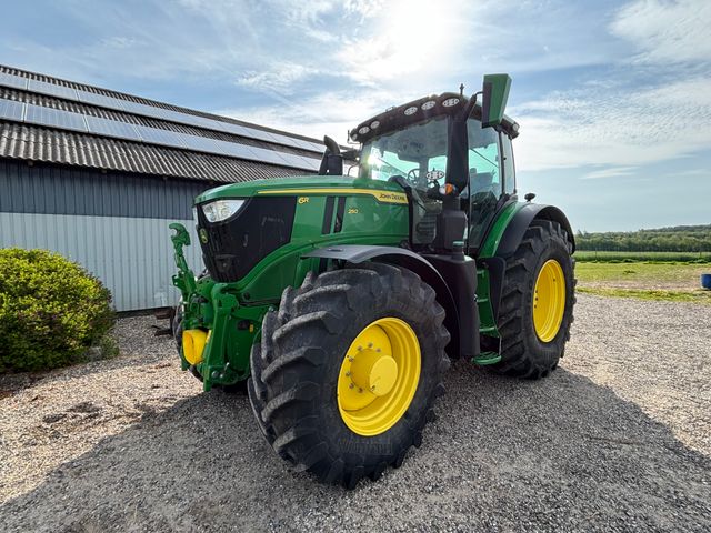 John Deere 6R250