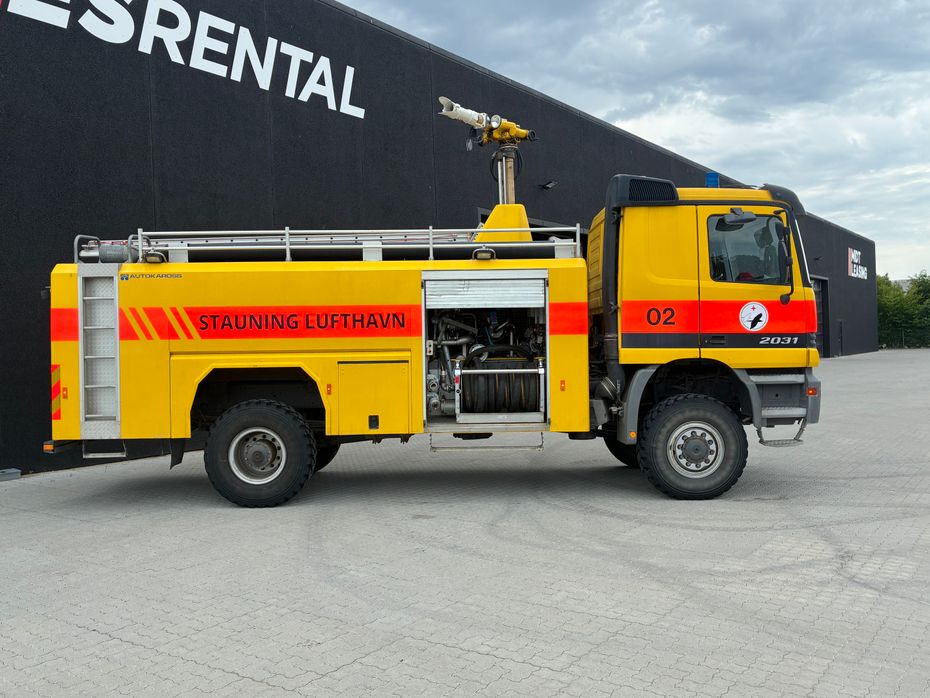 Mercedes-Benz Actros 2031 - Lastbiler - Fast kasse - 2