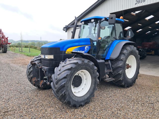 New Holland TM190 