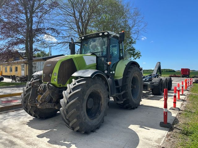 CLAAS AXION 850