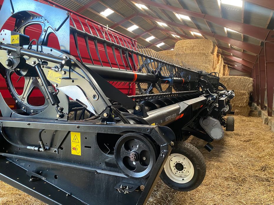 Case IH Axial Flow 9010 Med MacDon D60-D - Høstmaskiner - Mejetærskere - 5