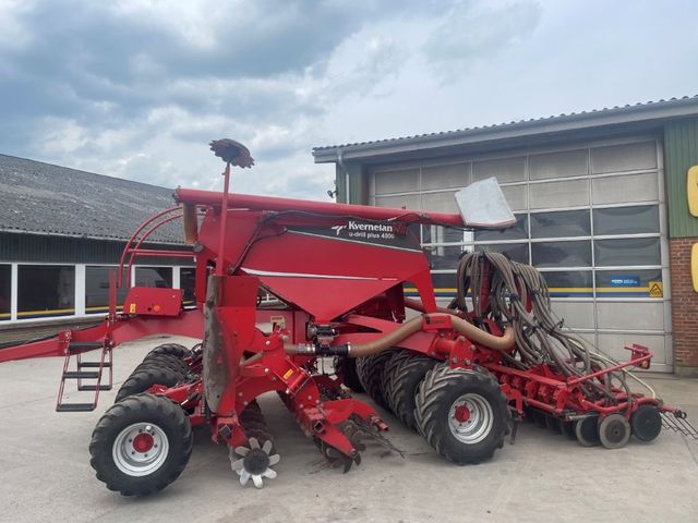 Kverneland U-DRILL 4000 Plus