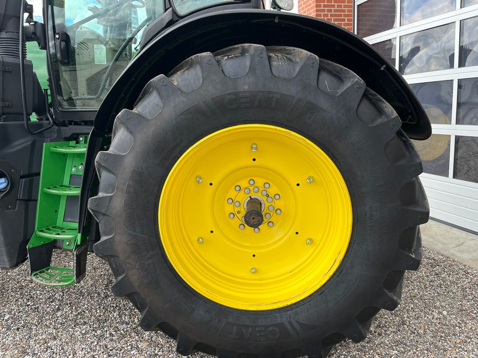 John Deere 6230R - Traktorer - Traktorer 4 wd - 2