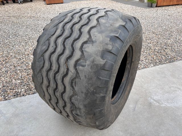 Vredestein 700/45-22.5