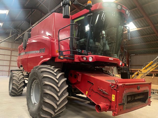 Case IH Axial Flow 9010