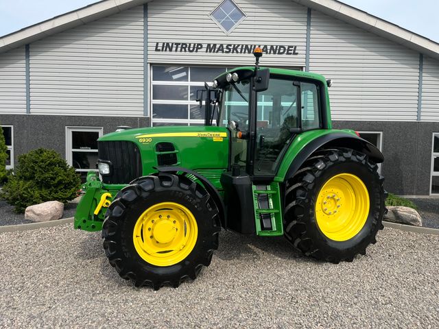 John Deere 6930