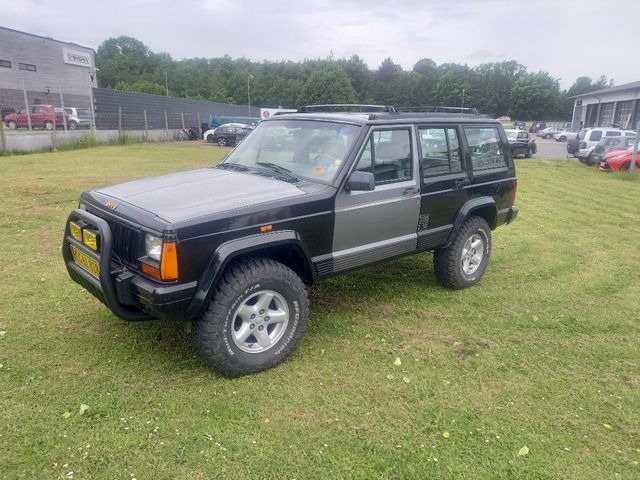 Jeep Cherokee 