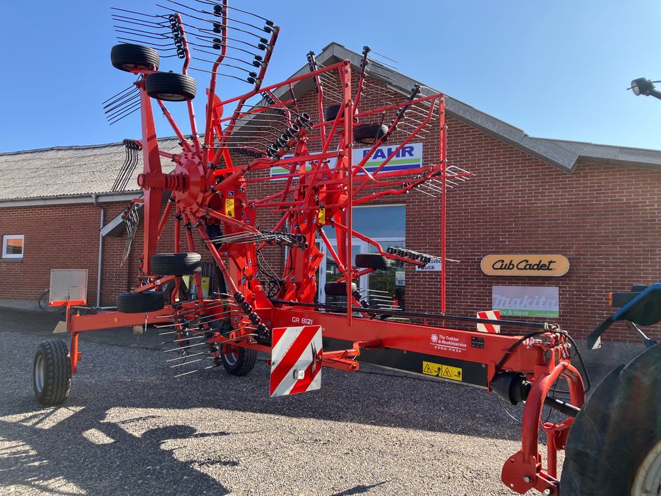 Kuhn GA 8121 - Hø- og halmhåndtering - River og vendere - 1