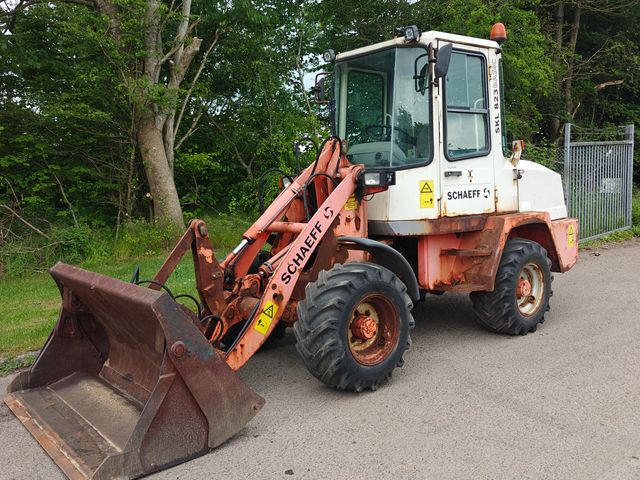Schaeff SKL 823