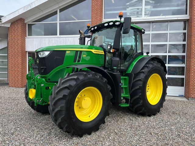 John Deere 6R 230