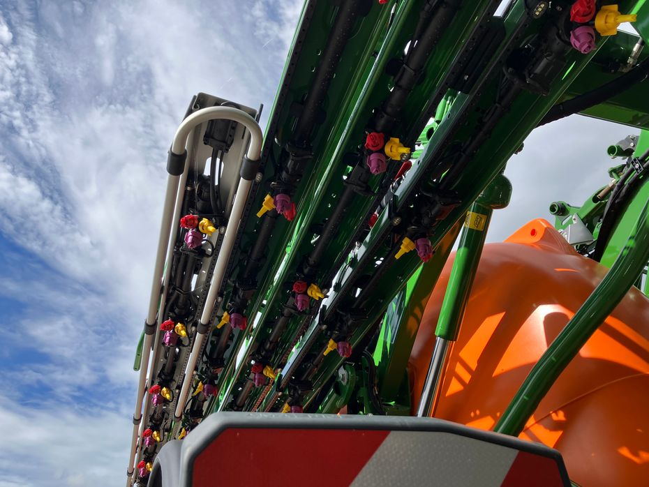 Amazone UX 5201 Super  UX 5201 Super, 30 m bom med indklap til 28 meter, Sælges for kunde - Sprøjter - Trailersprøjter - 5