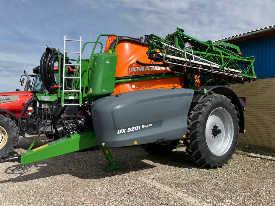 Amazone UX 5201 Super  UX 5201 Super, 30 m bom med indklap til 28 meter, Sælges for kunde - Sprøjter - Trailersprøjter - 2