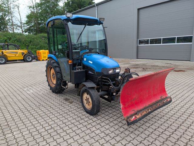 New Holland TC27D