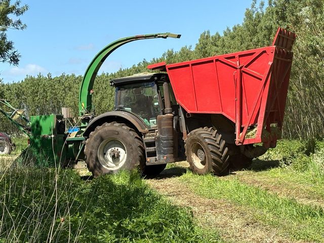 Valtra S294 