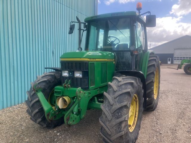 John Deere 6400