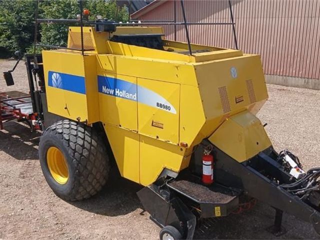 New Holland BB980