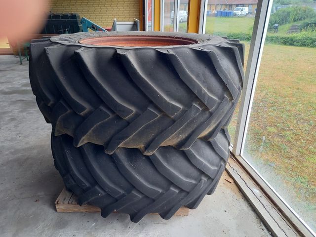 Traktor JD / Trelleborg Twin 710/65 R38 Kpl. Hjul. Ø230 nav.