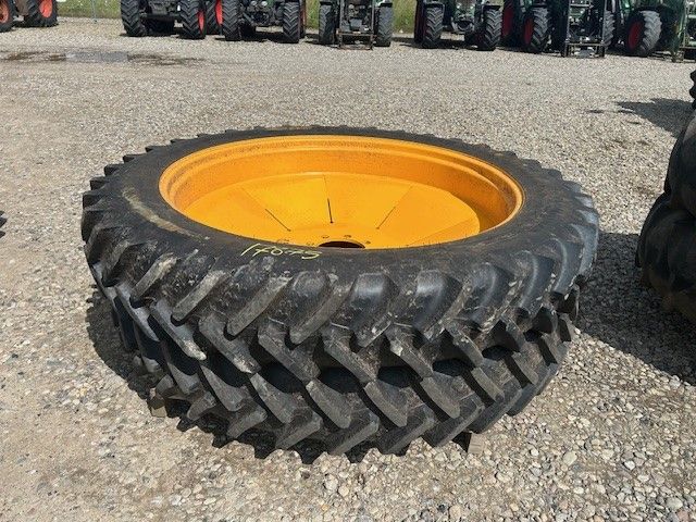 BKT 320/90R54 - 8 huls