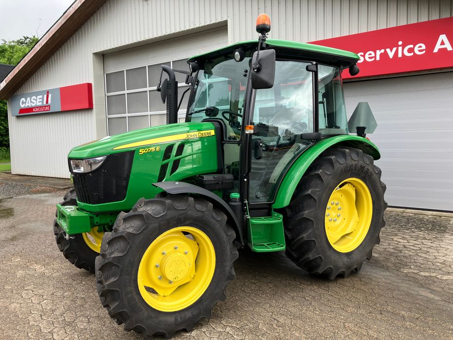 John Deere 5075E - Traktorer - Traktorer 4 wd - 2