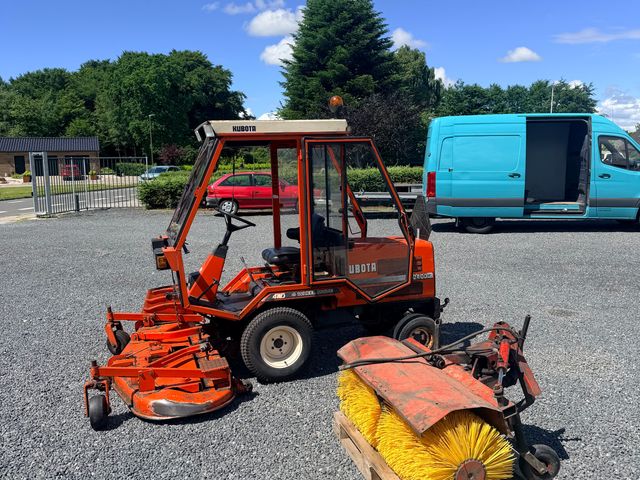 Kubota F2400