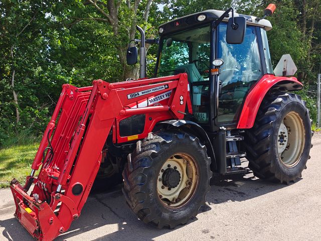 Massey Ferguson 5455 med Frontlæsser