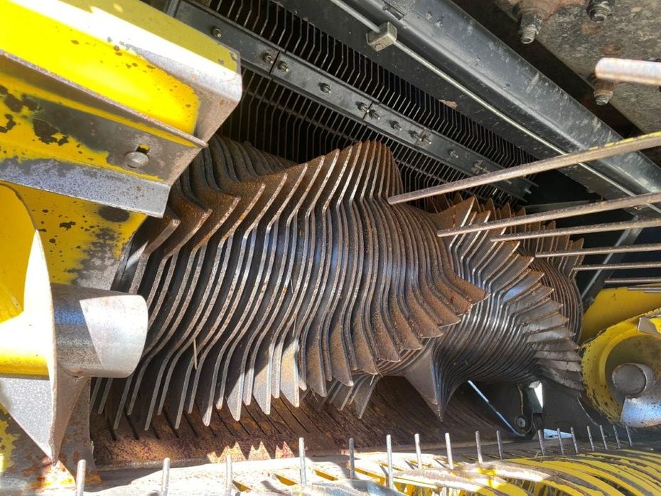 New Holland BB 960 R    Snitter - Pressere - Midi bigballe - 11