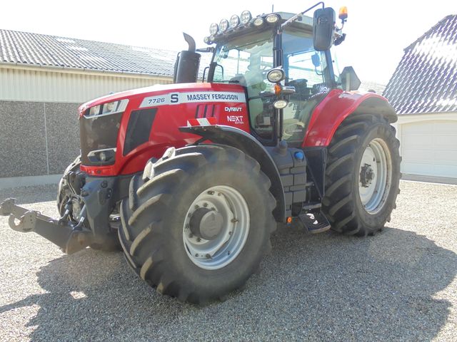 Massey Ferguson 7726 Dyna VT Exclusive