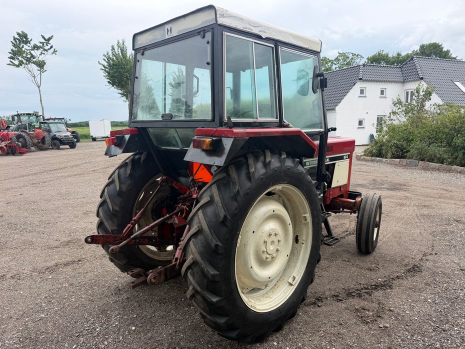 Case IH 684 Regulær traktor - Traktorer - Traktorer 2 wd - 3