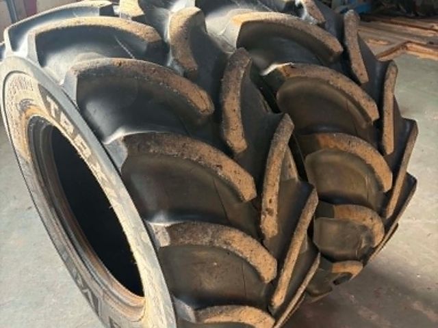 Vredestein Traxion Versa 460/70-24