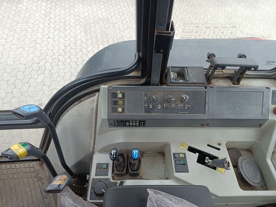 Valtra Valmet 8050 med en Veto 