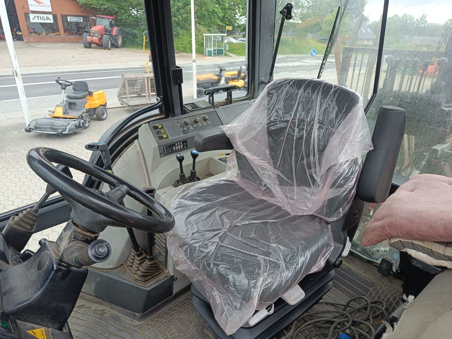 Valtra Valmet 8050 med en Veto 