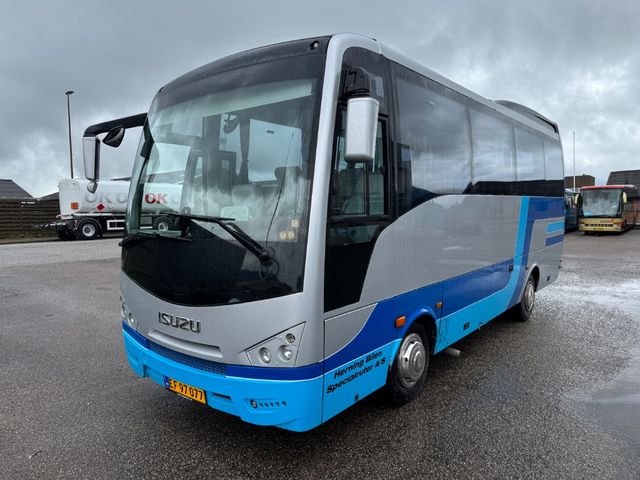 Isuzu TURQUOISE QBUS31-3