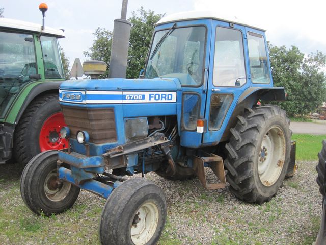 Ford 6700
