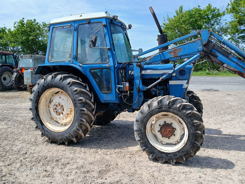 Ford 6600 4 WD med frontlæsser - Traktorer - Traktorer 4 wd - 4
