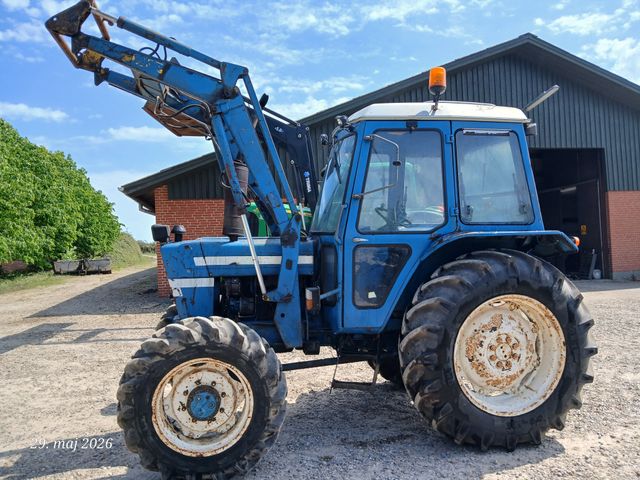 Ford 6600 4 WD med frontlæsser
