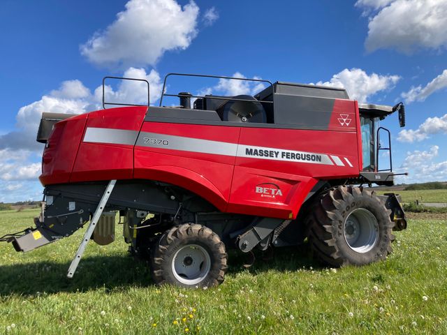 New Holland L626