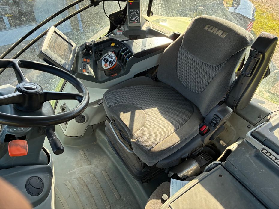 CLAAS AXION 830 CMATIC - Traktorer - Traktorer 4 wd - 8