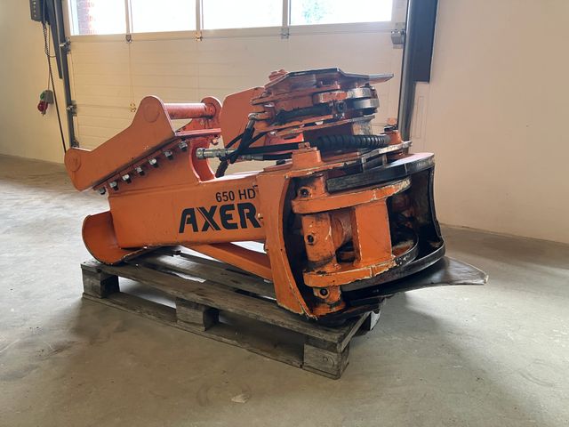 Axer - - -