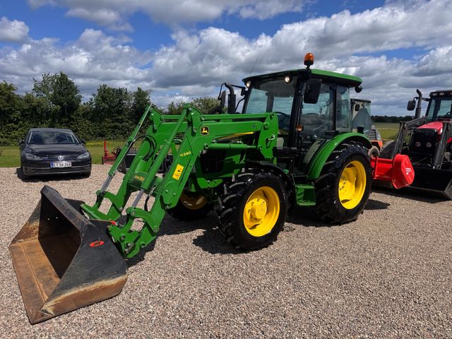 John Deere 5075E