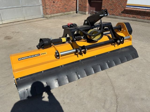 McConnel Magnum Euro 250
