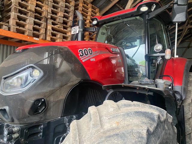 Case IH Optum 300 CVX
