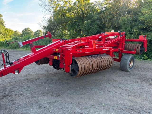 Heva Swing Roller