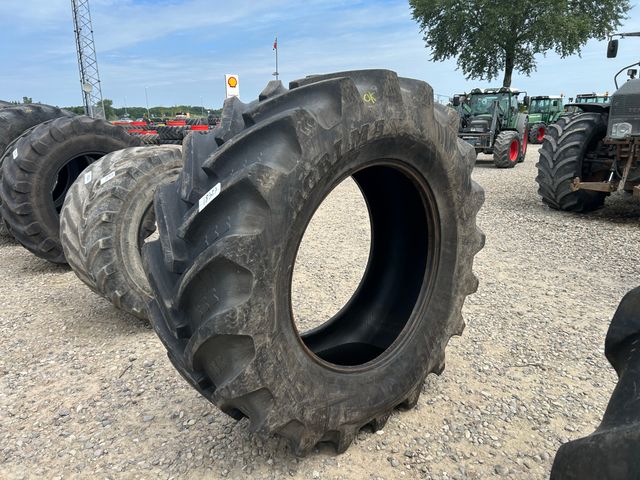 BKT 650/65R38