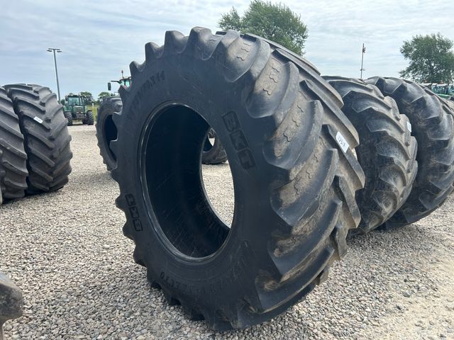 BKT 750/70R44