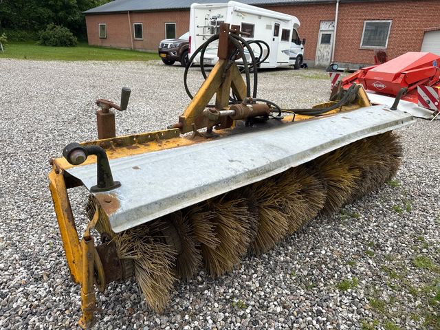Elkærs Maskinhandel FM 2300 HY 240 cm kost