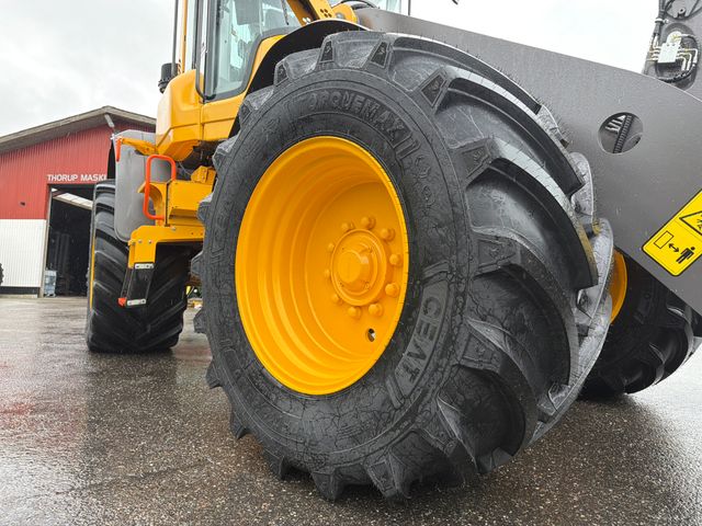 CEAT VF710/55R30