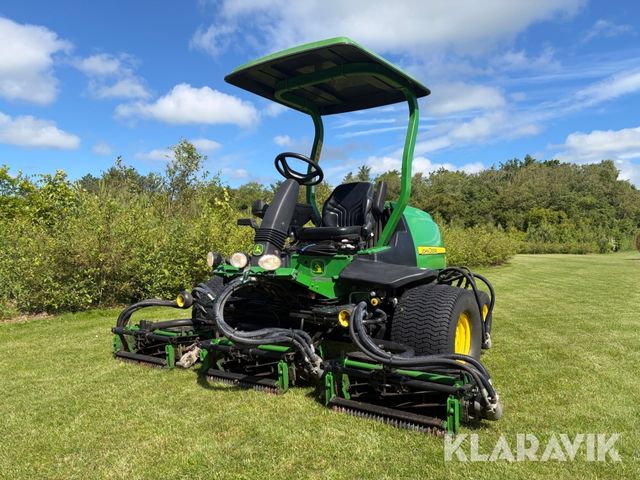 John Deere 8700